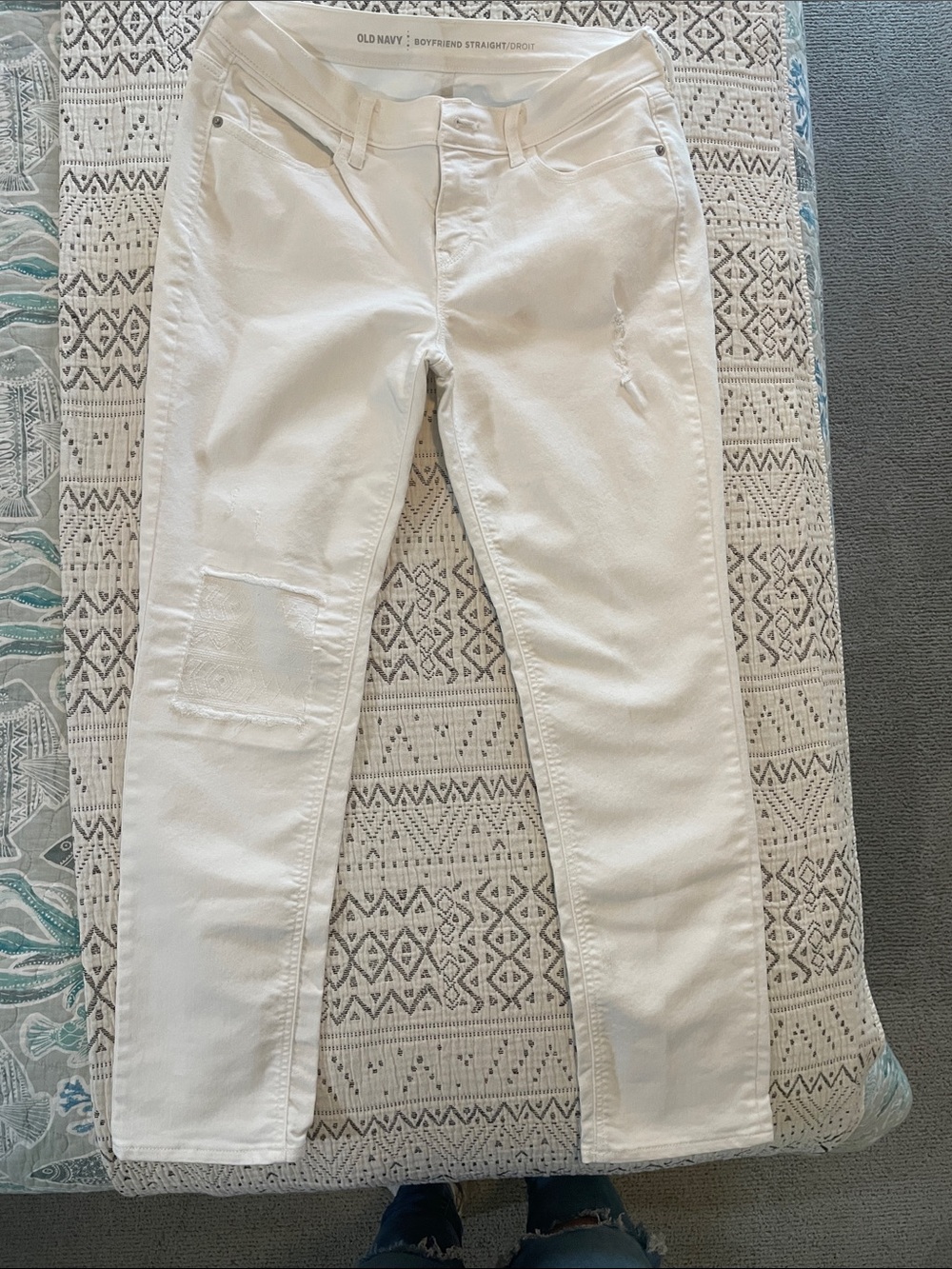Old Navy White Boyfriend Straight Jeans for Women - Distressed Detail